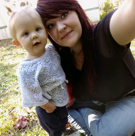 Meet your Posher, Danielle - Picture 1 of 1